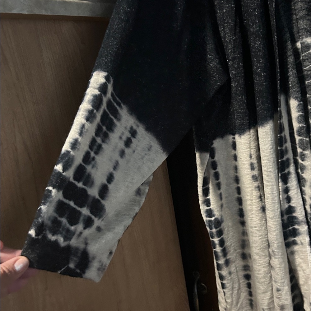 Lightweight Cardigan - Picture 3 of 4